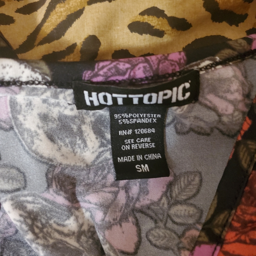 Hot Topic Skulls and Roses Dress - Picture 5 of 5